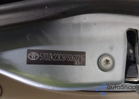 2007 Toyota Sienna Le z USA, uszkodzony, nr VIN 5TDZK23C97S062216